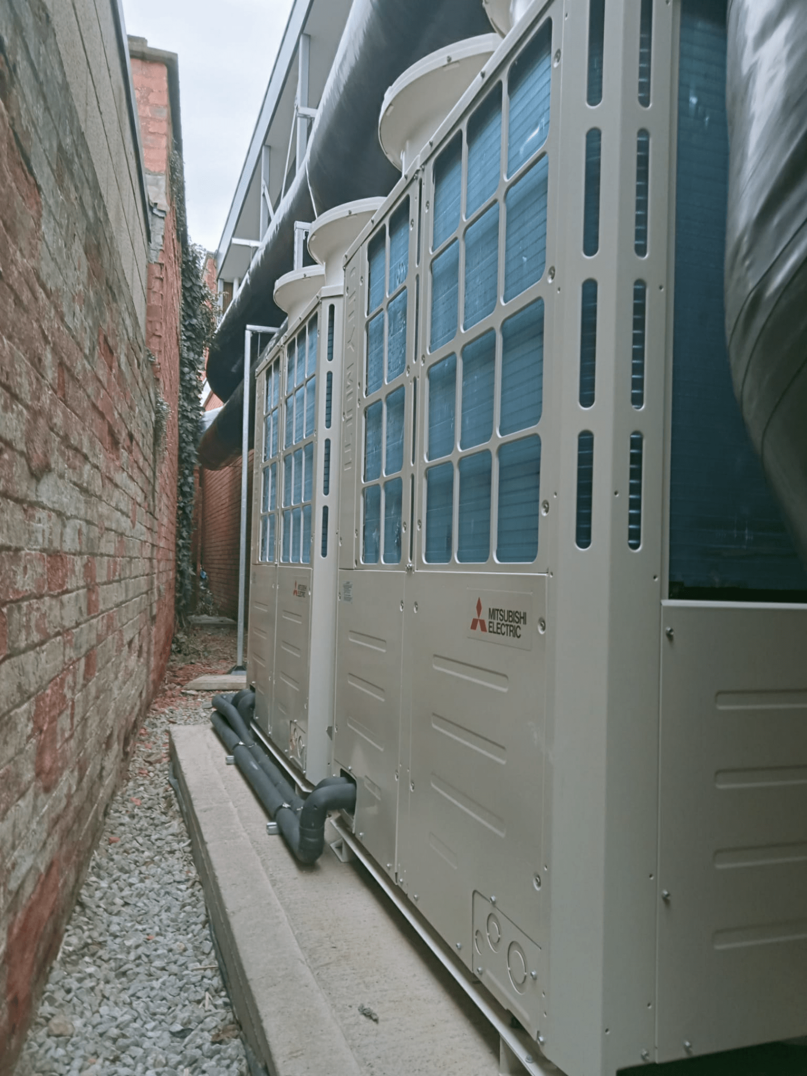 2Brothers Ltd. Efficient Air Source Heat Pumps Dorset