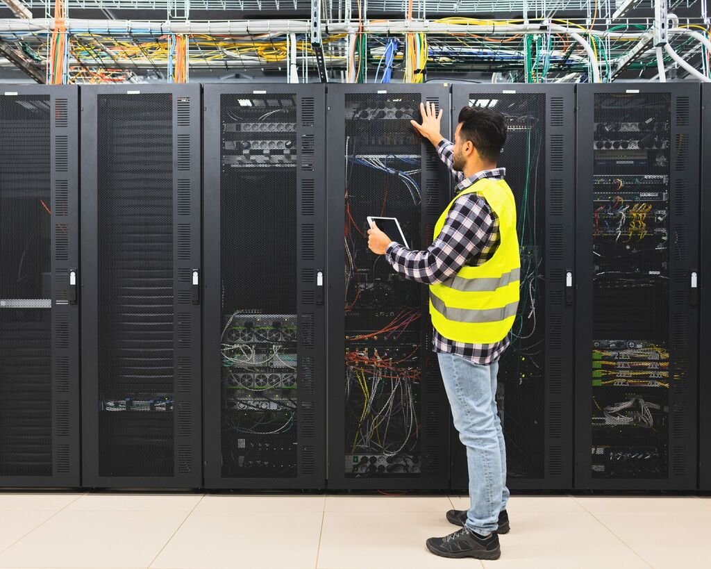 best Server Room Air Conditioning Installation and Maintenance Solutions by 2Brothers
