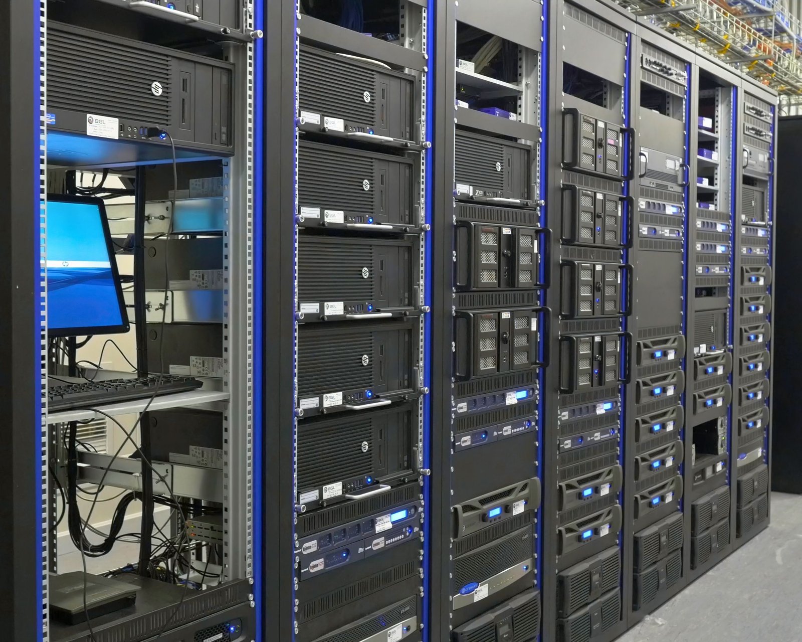 top Server Room Air Conditioning Installation and best Maintenance Solutions by 2Brothers